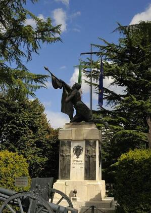 Monumento ai Caduti del 1915 – 1918 slide