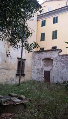 Palazzo Guinigi - La via Francigena e il Volto Santo slide