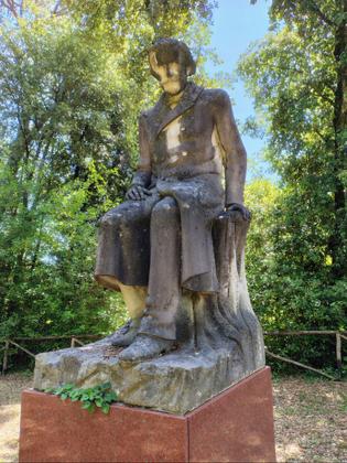 VILLA CHIGI SARACINI E PARCO MONUMENTALE slide