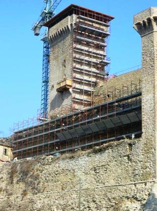 Rocca dei Conti Guidi slide