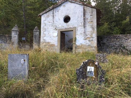 Cimitero di Poggio alla Lastra slide