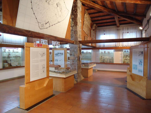 Museo Archeologico Nazionale e Antica Città di Cosa slide