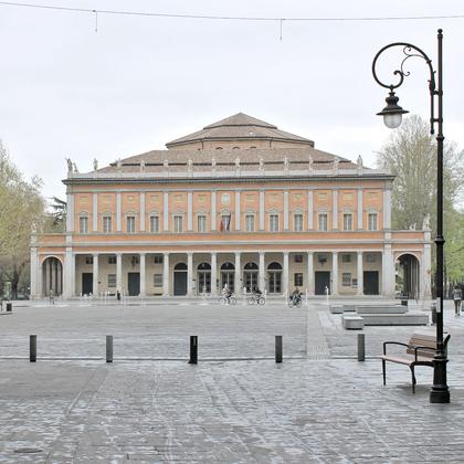 FONDAZIONE I TEATRI slide