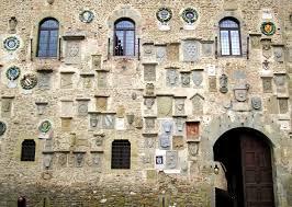 LE MURA DEL PALAZZO DEI VICARI DI SCARPERIA slide