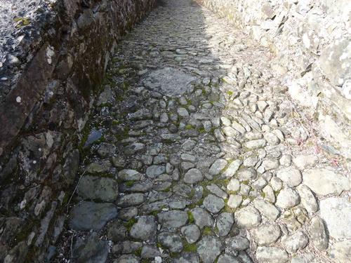 Ponte in pietra in località Maggiolo slide