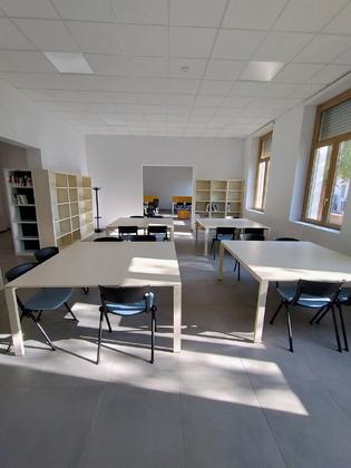 Biblioteca comunale di  Lusia slide