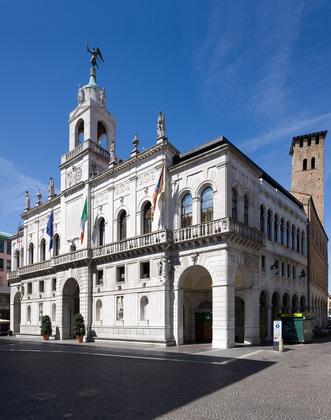 PALAZZO MORONI SCARPARI slide