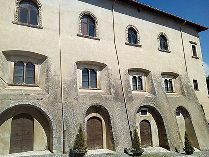 Palazzo Ducale Orsini-Colonna slide