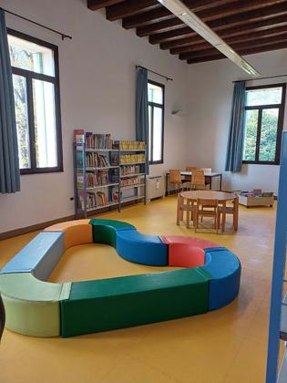 Biblioteca Civica di Albignasego slide
