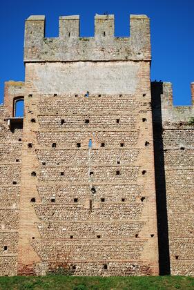 Castello Scaligero - La Cinta Muraria  slide