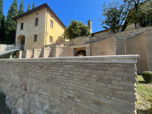 Peschiera presso Biblioteca San Matteo degli Armeni slide