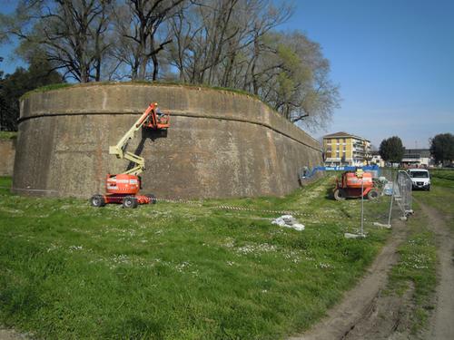 Complesso delle Mura urbane slide