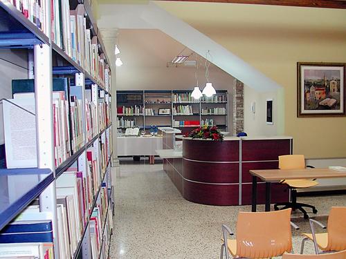 BIBLIOTECA COMUNALE M. B. BUCHASTER slide