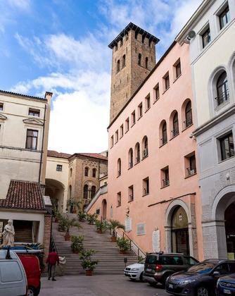 PALAZZO MORONI SCARPARI slide