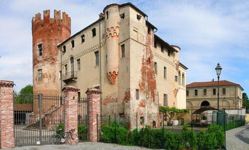 Castello di Monasterolo di Savigliano slide