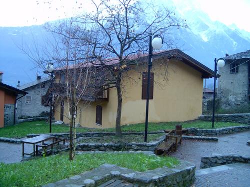 LAVORI DI MANUTENZIONE PER LA RIQUALIFICAZIONE DEL FABBRICATO MAPPALE 286 DEL COMPLESSO CULTURALE DI VIA SOMMAVILLA DA ADIBIRE A LUDOTECA - Niardo (BS) slide
