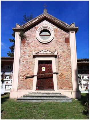 Chiesa del cimitero di Santa Paola slide