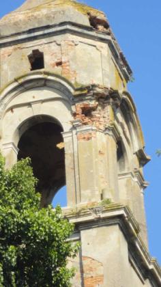 Complesso storico costituito dalla vecchia chiesa di S.Lorenzo Martire,  con annesso campanile e canonica in Fauglia slide