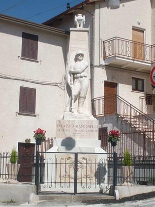 MONUMENTO AI CADUTI IN LOCALITA