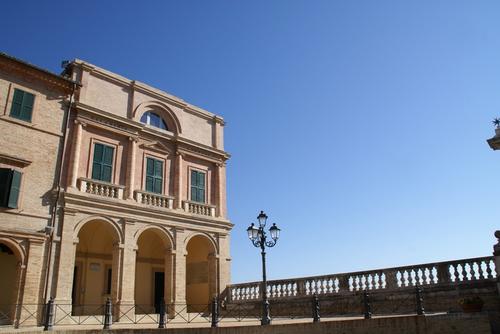 Biblioteca antica custodita dall’Accademia Georgica di Treia slide