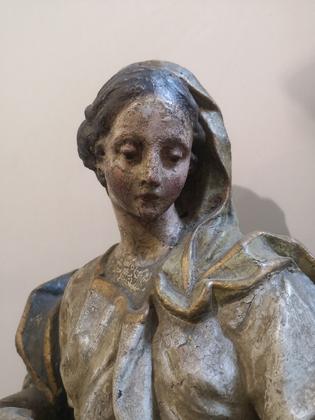 Palazzo Spinola – Scultura in gesso policromo con Immacolata slide