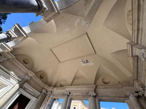 La Loggia rinascimentale di Bartolomeo Ammannati slide