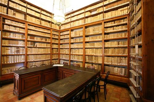 Biblioteca antica custodita dall’Accademia Georgica di Treia slide