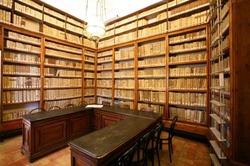 Biblioteca antica custodita dall’Accademia Georgica di Treia slide