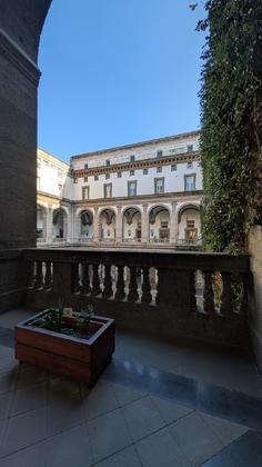 Biblioteca Universitaria di Napoli slide