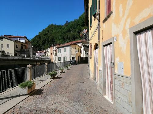 Riqualificazione di via Cavour del capoluogo slide