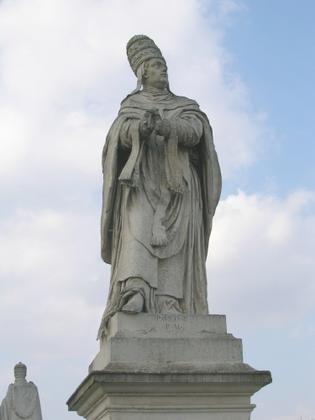 Statue in Prato della Valle - Isola Memmia slide