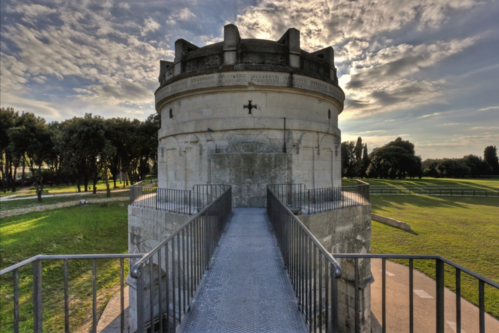 Mausoleo di Teodorico di Ravenna slide