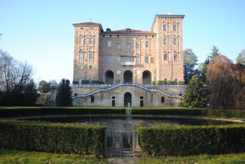 Complesso monumentale del Castello ducale, del giardino e parco di Agliè slide