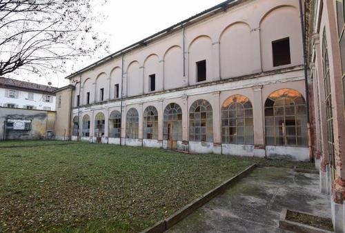 EX CONVENTO DEI FRATI FRANCESCANI DI VIA POLIDORO CALDARA slide