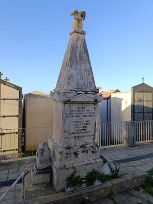 MONUMENTO FUNEBRE ALLE VITTIME DEL 1908 slide