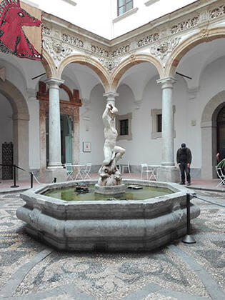Fontana con Glauco del MUSEO ARCHEOLOGICO REGIONALE DI PALERMO “ANTONINO SALINAS” slide