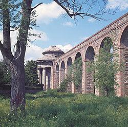 Acquedotto monumentale “Nottolini” di Guamo - Tempietto di San Concordio  slide