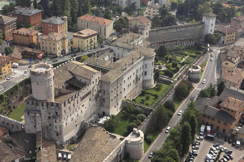 Castello del Buonconsiglio. Monumenti e collezioni provinciali slide