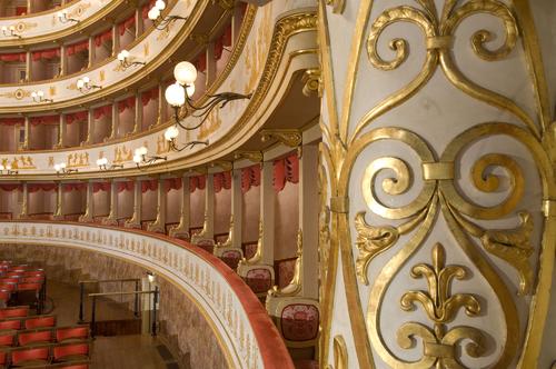 Fondazione Teatro Comunale di Modena slide