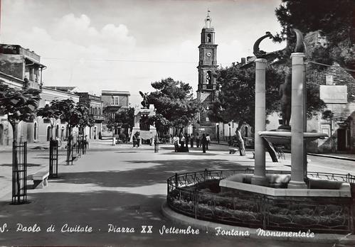 Fontana Monumentale del Petrucci slide