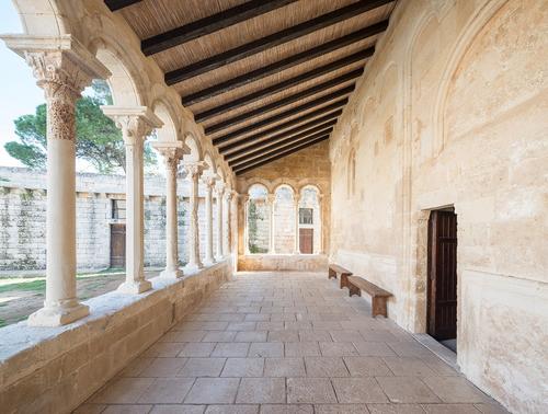 Abbazia di Santa Maria di Cerrate slide