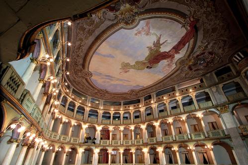 FONDAZIONE TEATRO FRASCHINI slide