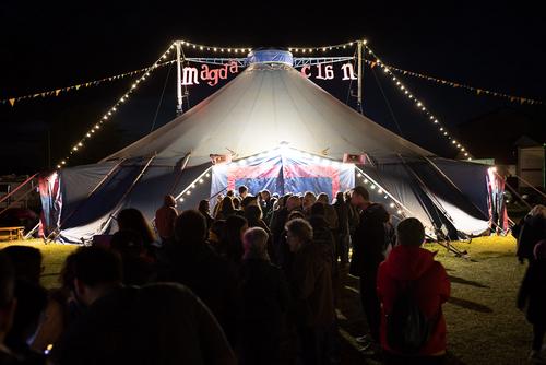 MagdaClan circo slide