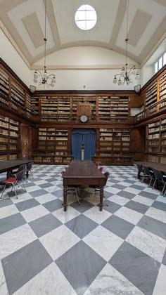 Biblioteca Universitaria di Napoli slide