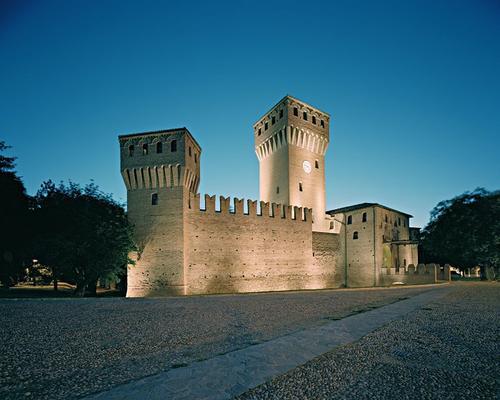 Castello di Formigine e Piazza Calcagnini slide