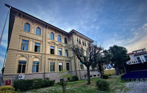 Liceo Classico "G. Carducci" di Viareggio slide