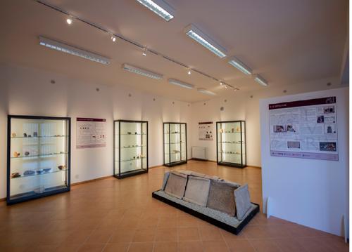 Antiquarium ed Area Archeologica di Pievefavera slide
