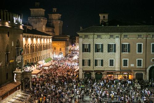 Ferrara Buskers Festival slide