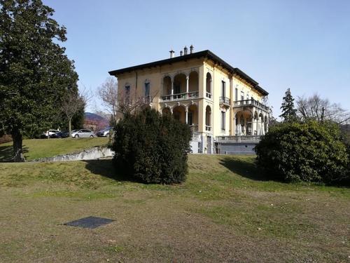 VILLA MAIONI slide