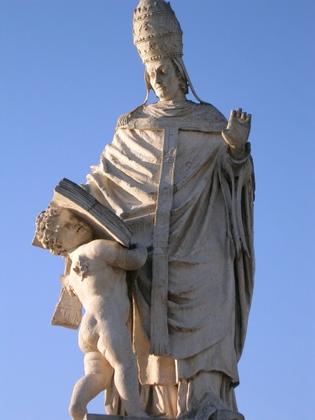 Statue in Prato della Valle - Isola Memmia slide